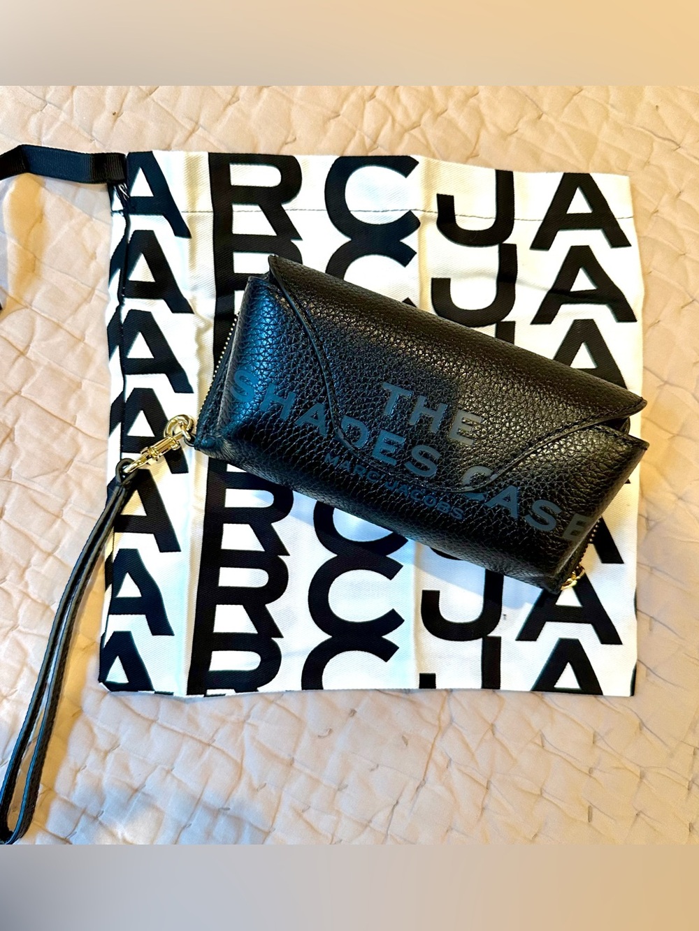Marc Jacob’s shades case wristlet, black leather. Like new! - Picture 2 of 6